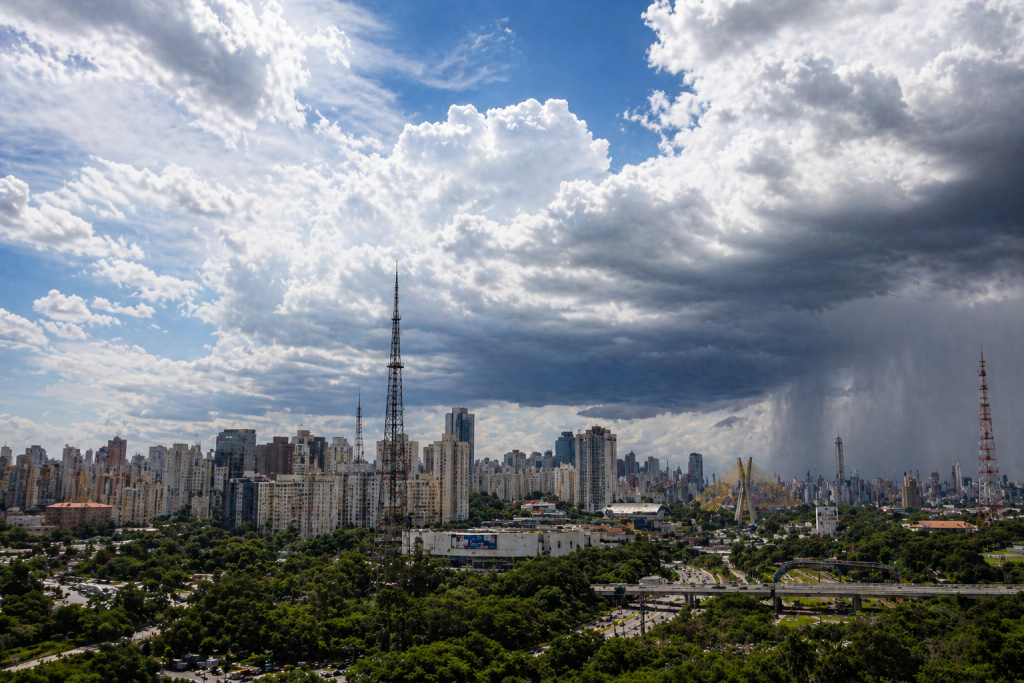 Domingo terá sol entre nuvens e pancadas de chuva isoladas em SP domingo-tera-sol-entre-nuvens-e-pancadas-de-chuva-isoladas-em-sp