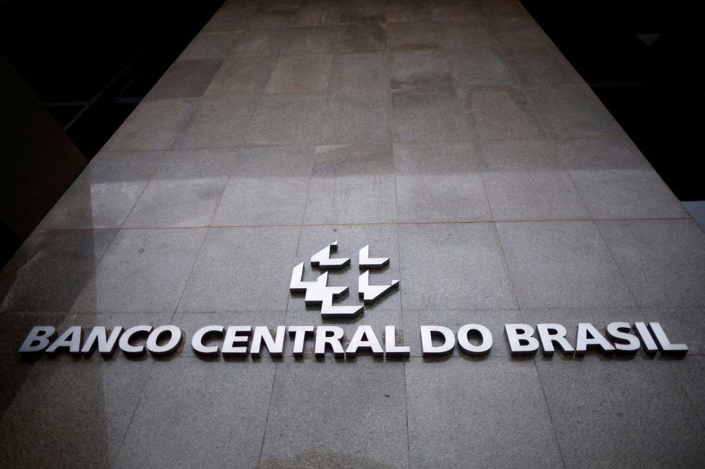 Mercado financeiro mantém pressão sobre juros e projeta Selic a 13% diante de inflação resistente mercado-financeiro-mantem-pressao-sobre-juros-e-projeta-selic-a-13%-diante-de-inflacao-resistente