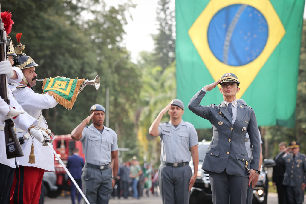 Mulher assume comando da Polícia Militar de SP pela primeira vez em quase 200 anos mulher-assume-comando-da-policia-militar-de-sp-pela-primeira-vez-em-quase-200-anos
