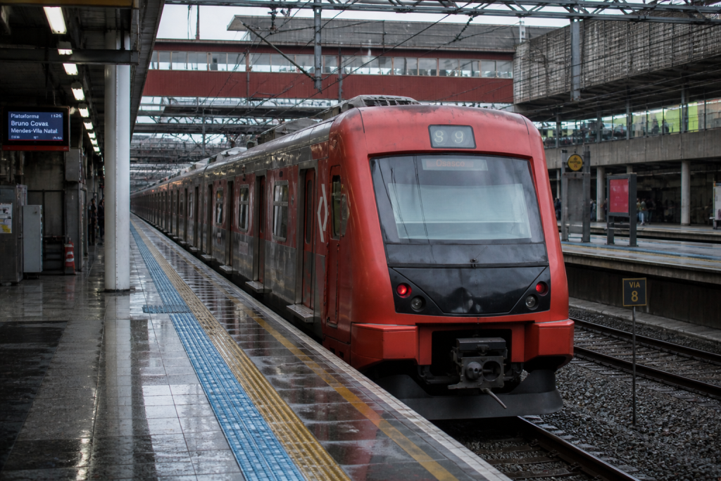 Trem do Expresso Aeroporto descarrila na Zona Leste e suspende operação trem-do-expresso-aeroporto-descarrila-na-zona-leste-e-suspende-operacao