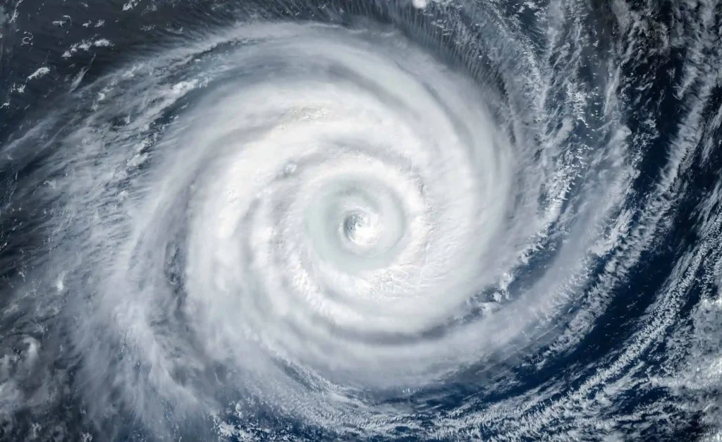 Ciclone-bomba chega ao Sul do Brasil nesta sexta-feira e coloca seis estados em estado de alerta com ventos de até 100 km/h ciclone-bomba-chega-ao-sul-do-brasil-nesta-sexta-feira-e-coloca-seis-estados-em-estado-de-alerta-com-ventos-de-ate-100-km/h