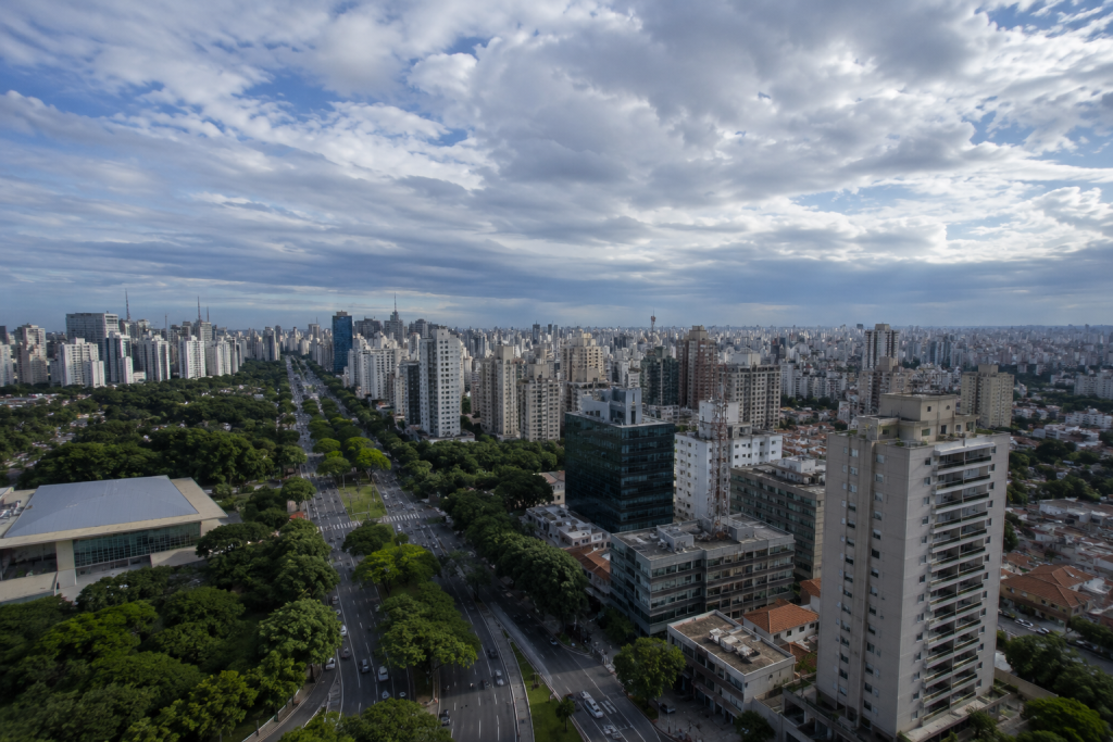 sao-paulo-tera-sexta-feira-com-sol-entre-muitas-nuvens-e-tempo-ameno