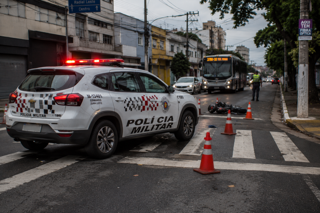 Mulher e criança são atropeladas por viatura da PM na Zona Leste de São Paulo mulher-e-crianca-sao-atropeladas-por-viatura-da-pm-na-zona-leste-de-sao-paulo