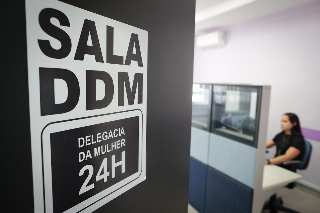 Policiais salvam mulher vítima de sequestro e cárcere privado em Carapicuíba policiais-salvam-mulher-vitima-de-sequestro-e-carcere-privado-em-carapicuiba
