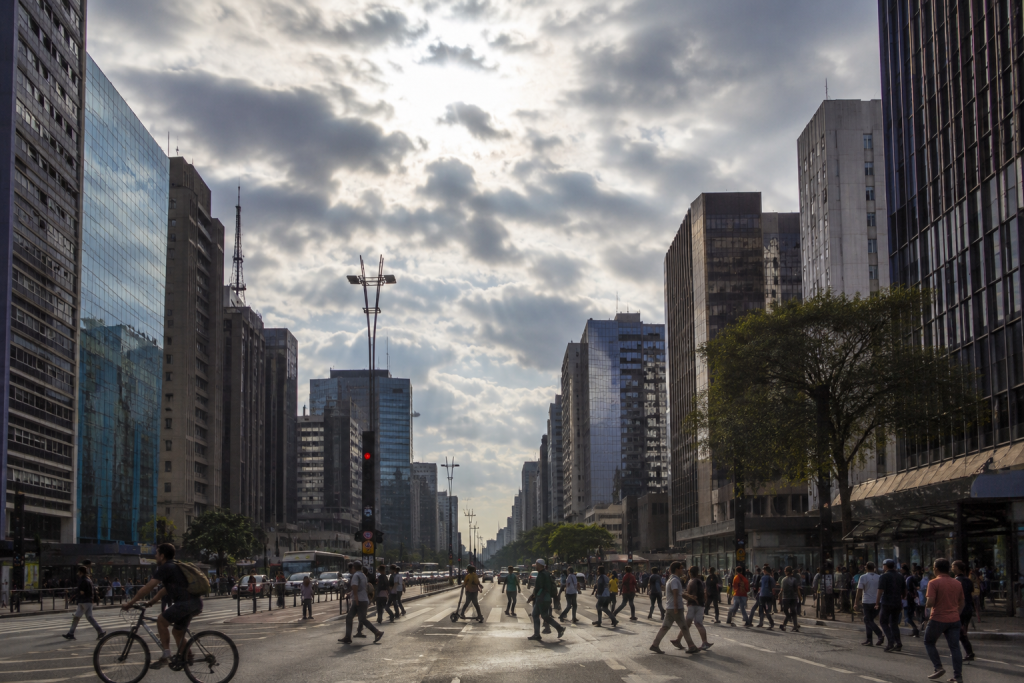 sexta-feira-tera-sol-entre-muitas-nuvens-em-sao-paulo,-aponta-defesa-civil
