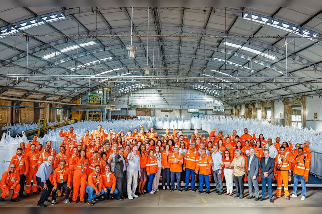 Lula visita fábrica de fertilizantes na Bahia e defende retomada da produção nacional lula-visita-fabrica-de-fertilizantes-na-bahia-e-defende-retomada-da-producao-nacional