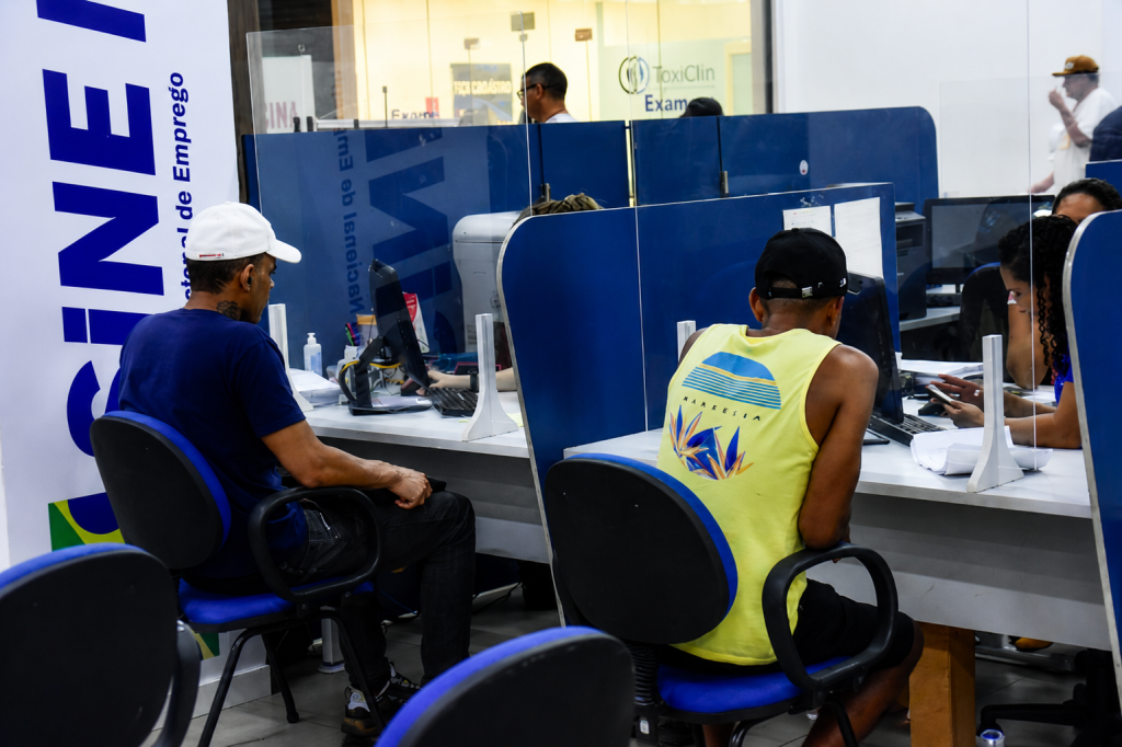 sine-mt-anuncia-mais-de-2,2-mil-vagas-de-emprego-na-semana