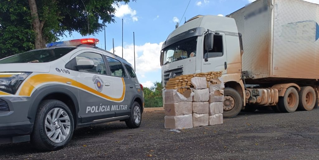 pm-rodoviaria-apreende-mais-de-440-kg-de-maconha-em-caminhao-no-interior-de-sp