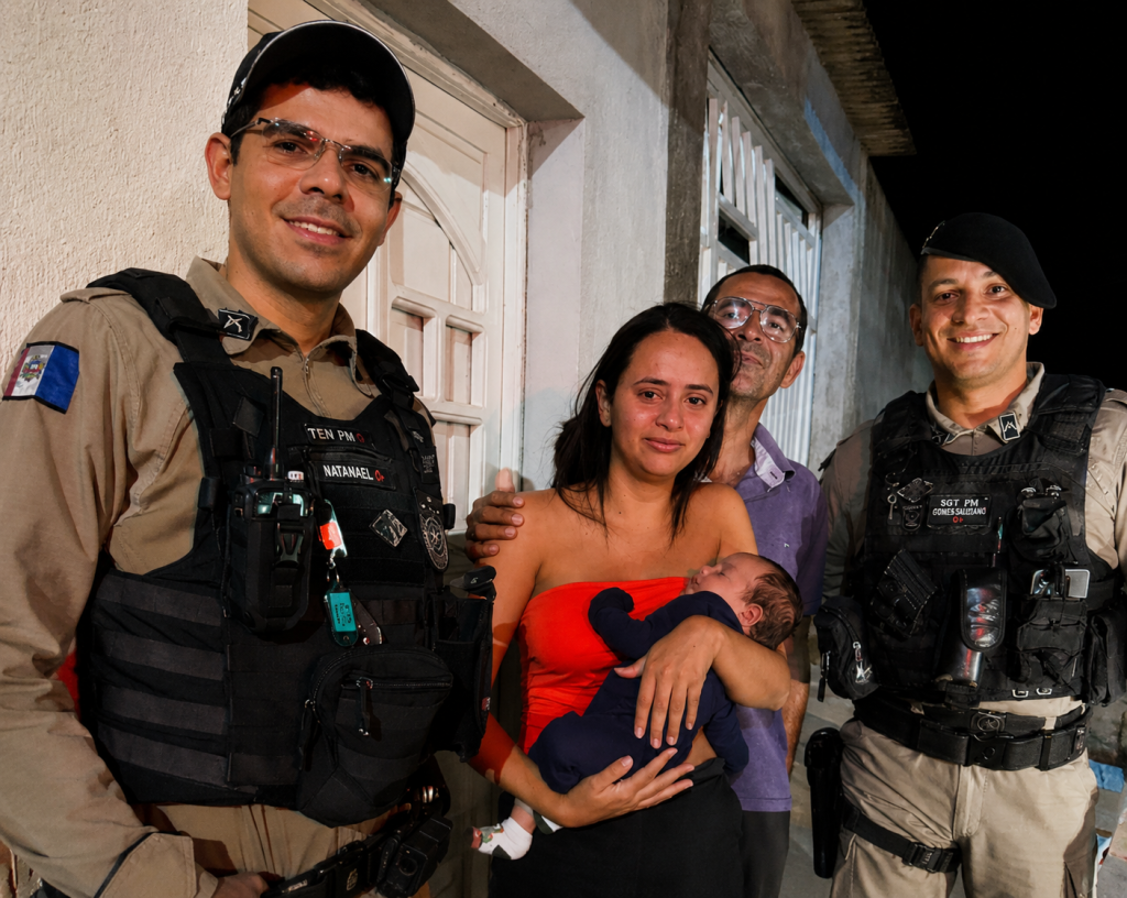 policia-militar-salva-bebe-engasgado-em-roteiro