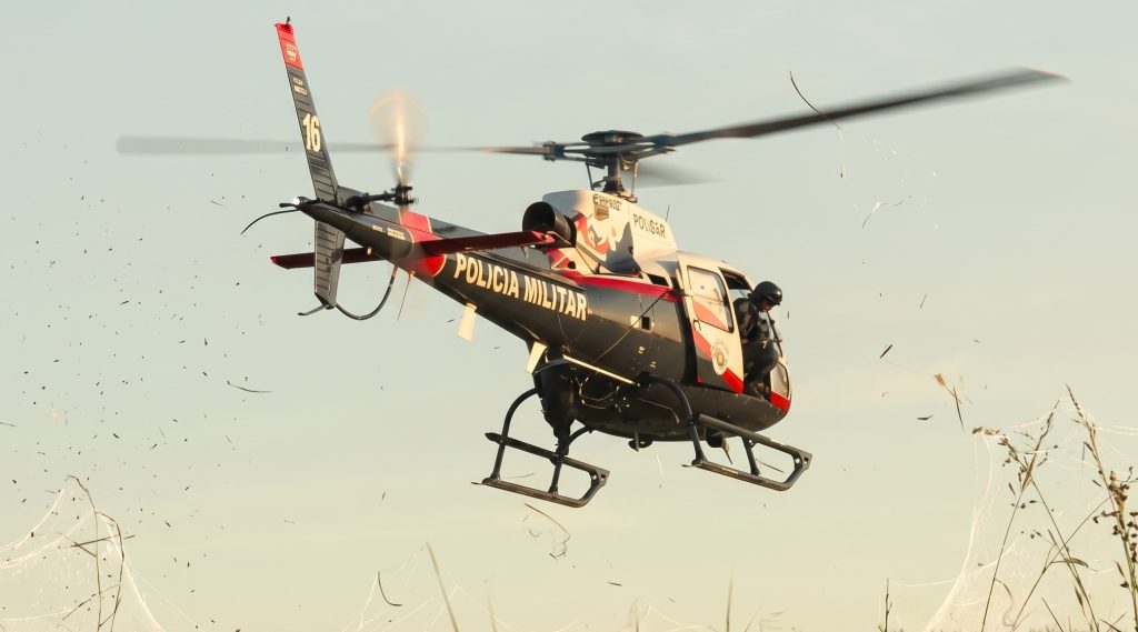 COMANDO DA AVIAÇÃO DA POLÍCIA MILITAR AUXILIA E DETÉM CRIMINOSOS NA PRÁTICA DE ROUBO DE MOTOCICLETAS comando-da-aviacao-da-policia-militar-auxilia-e-detem-criminosos-na-pratica-de-roubo-de-motocicletas
