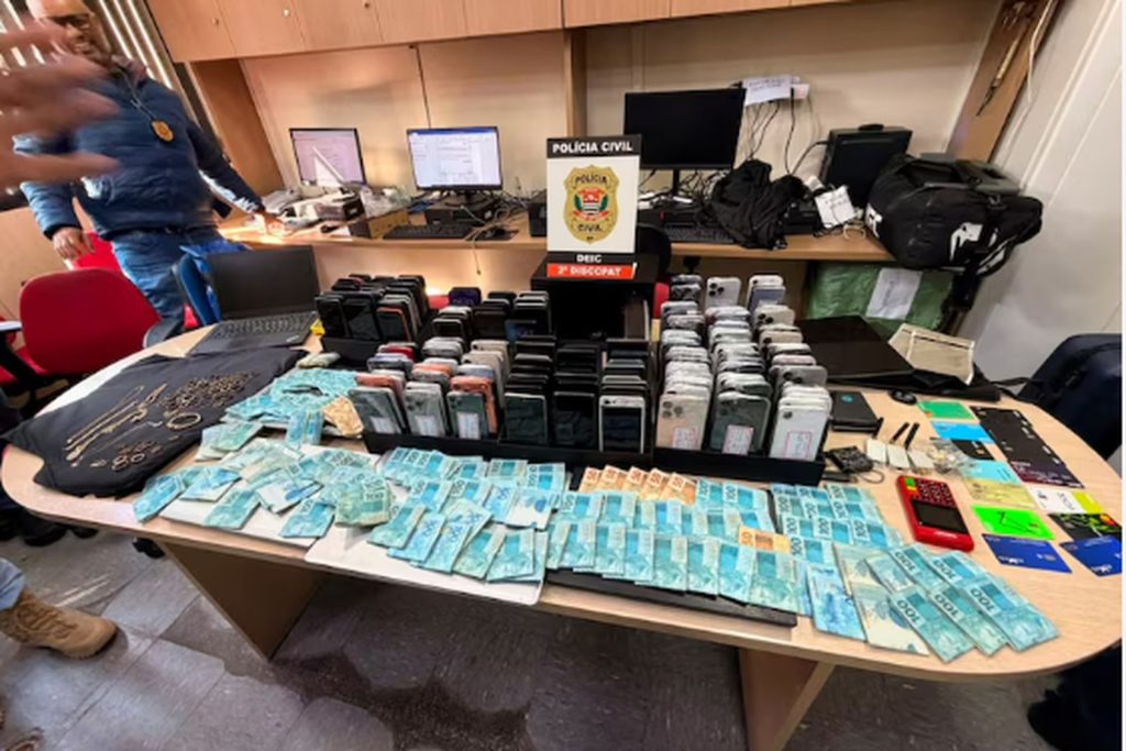 policia-desarticula-central-de-receptacao-de-celulares-em-sao-paulo