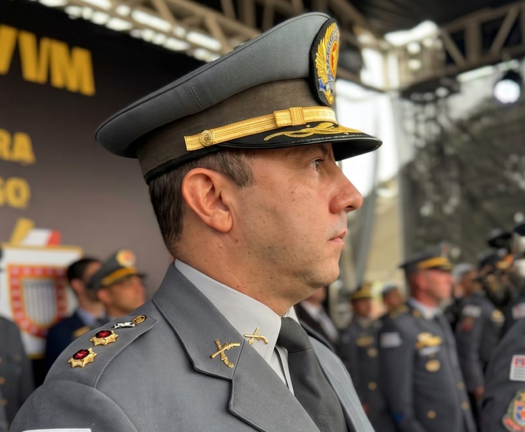 policia-militar-celebra-56-anos-do-5o-bpm/m-e-realiza-outorga-da-medalha-evocativa-ao-cinquentenario