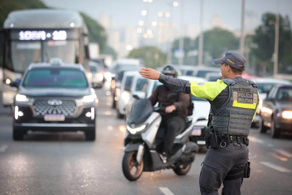 pm-intensifica-abordagens-a-motociclistas-em-operacao-contra-roubos-e-furtos-de-veiculos-em-sp