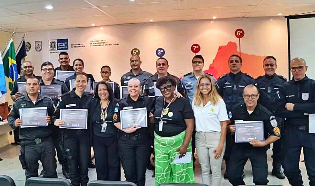 AGENTES DO PROERD RECEBEM CAPACITAÇÃO DE PREVENÇÃO AO SUICÍDIO VOLTADA PARA A TROPA