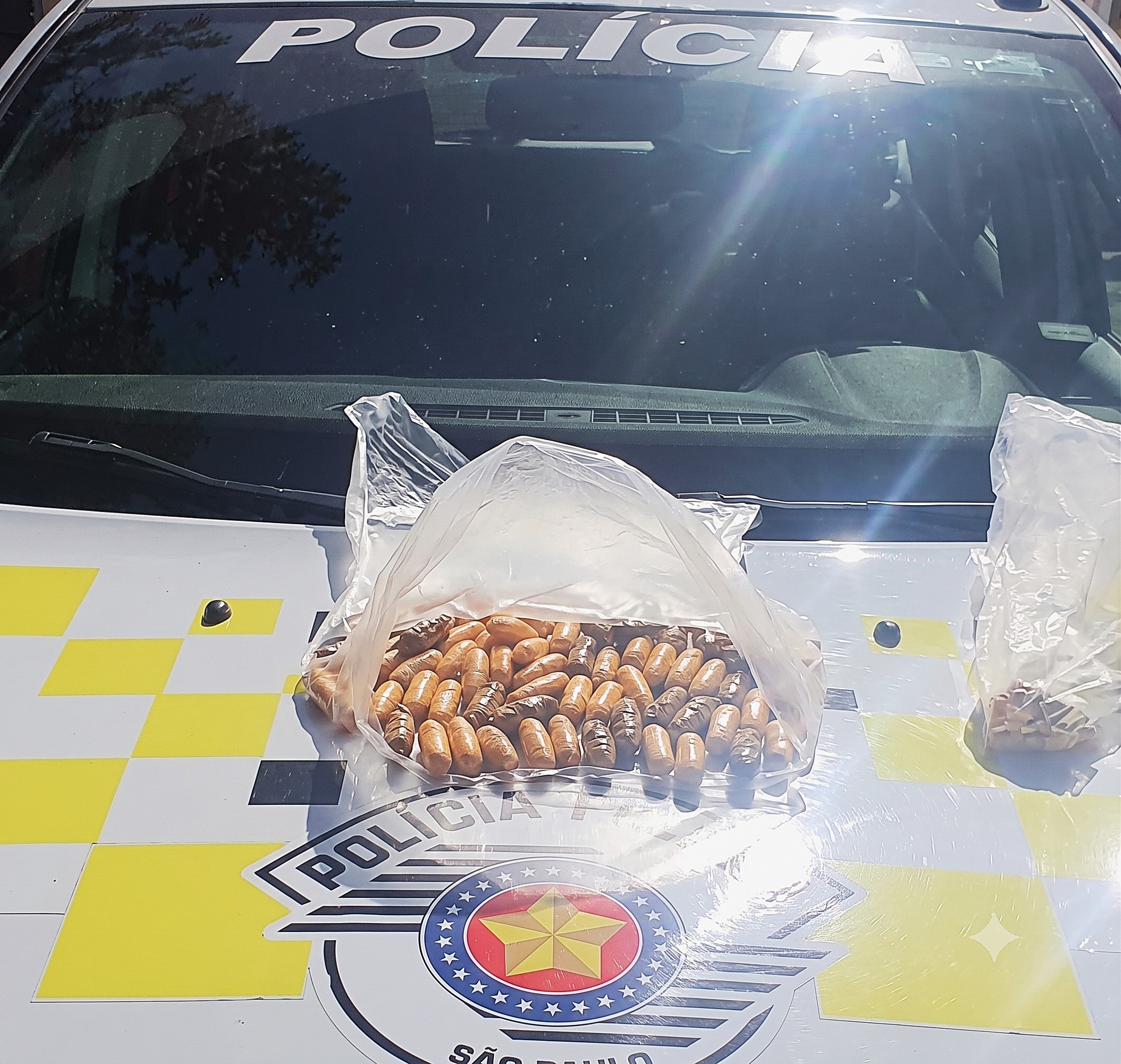 trafico-internacional-de-drogas-|-mais-de-1-kg-de-cocaina-apreendido
