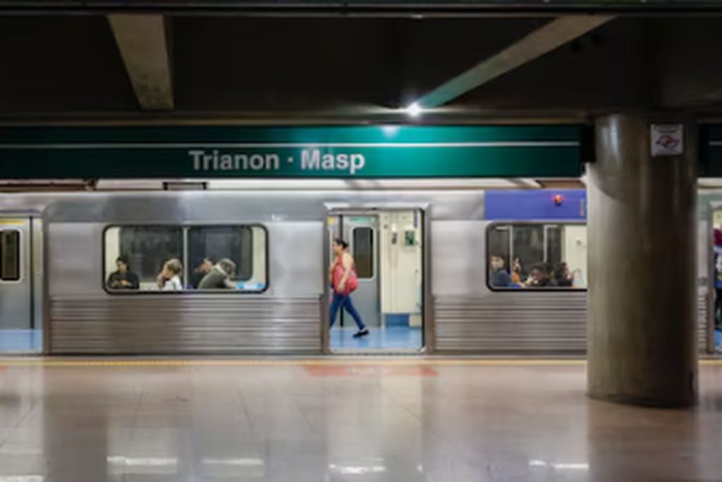 ocorrencia-na-linha-2-verde-causa-lentidao-e-lotacao-em-estacoes-do-metro