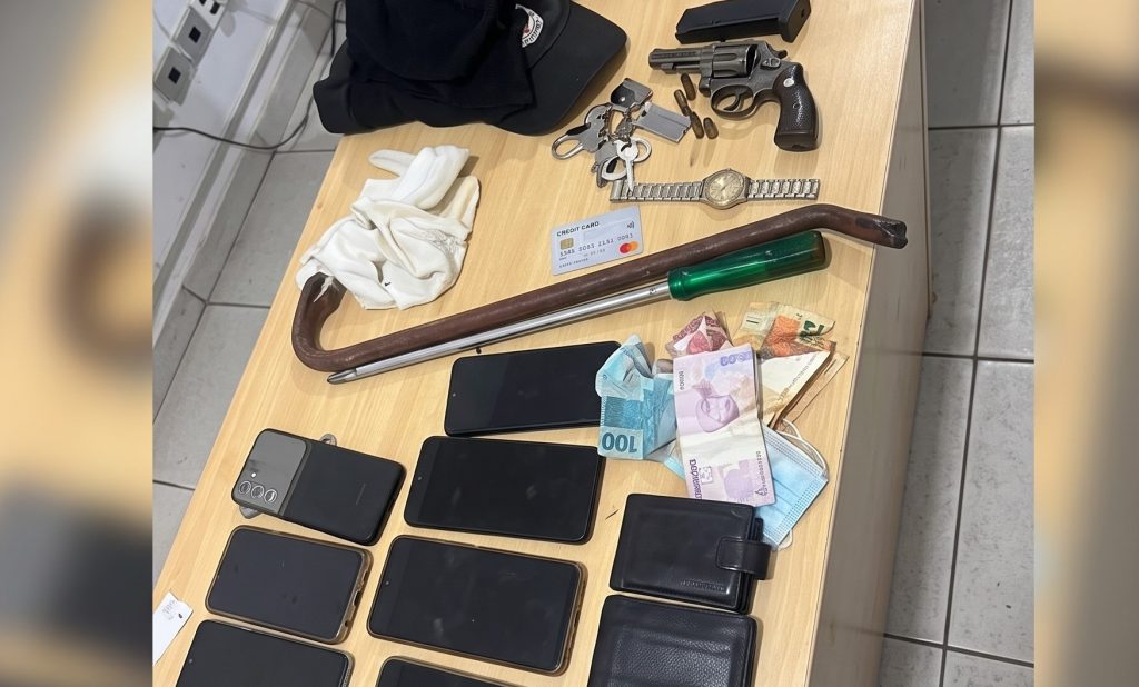 QUADRILHA ESPECIALIZADA EM ROUBOS E SEQUESTRO É PRESA EM FLAGRANTE PELA POLÍCIA MILITAR quadrilha-especializada-em-roubos-e-sequestro-e-presa-em-flagrante-pela-policia-militar
