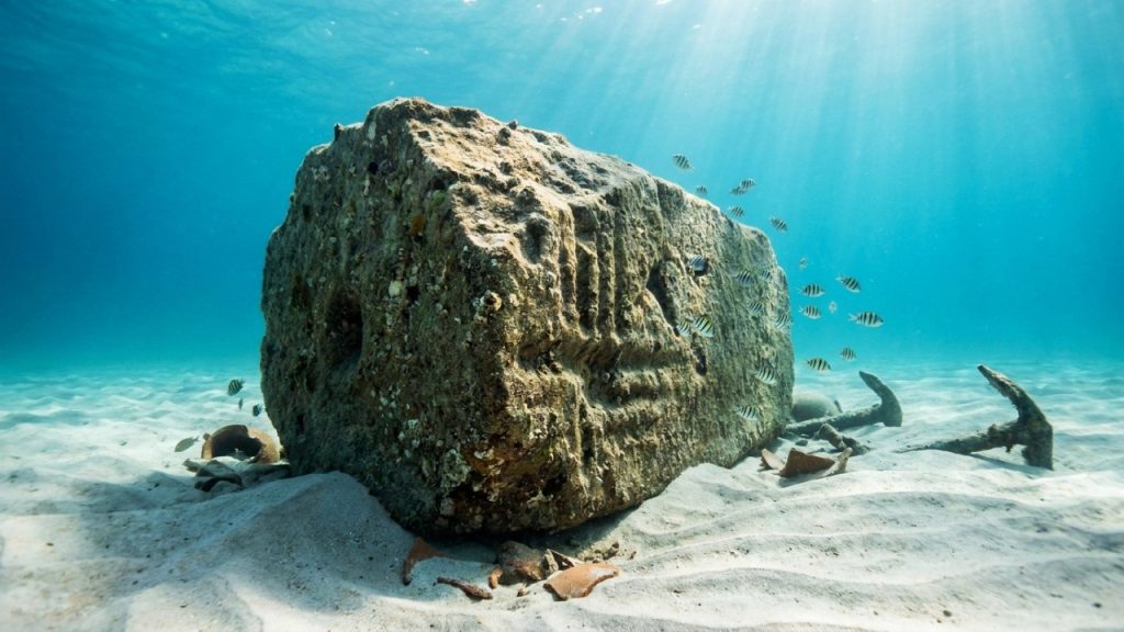 ARQUEÓLOGOS RETIRAM DO FUNDO DO MAR PARTES DE UMA DAS 7 MARAVILHAS DO MUNDO ANTIGO APÓS SÉCULOS SUBMERSAS arqueologos-retiram-do-fundo-do-mar-partes-de-uma-das-7-maravilhas-do-mundo-antigo-apos-seculos-submersas