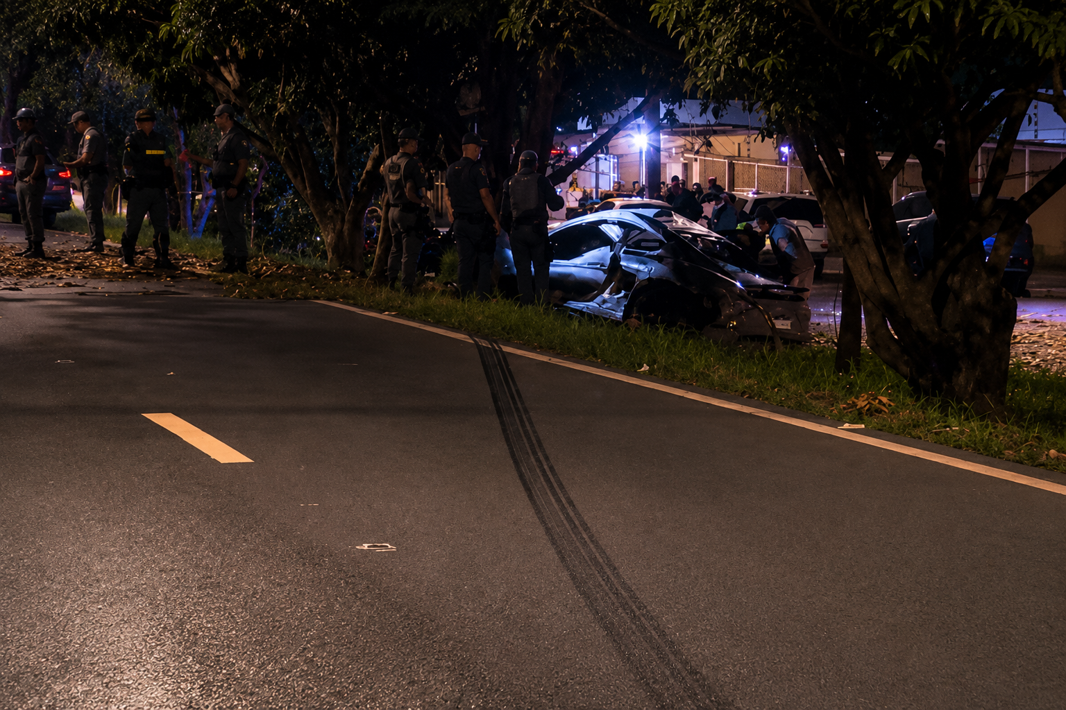 casal-morre-apos-porsche-bater-em-arvore-e-pegar-fogo-no-interior-de-sp