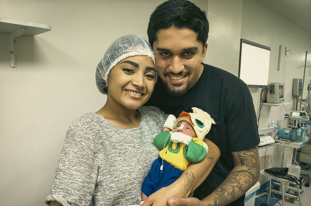 HOSPITAL ESTADUAL AZEVEDO LIMA PROMOVE AÇÕES DE HUMANIZAÇÃO PARA BEBÊS INTERNADOS NA UTI NEONATAL